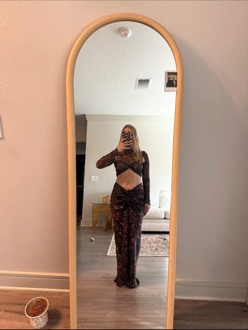RESA Two-Piece Cutout Set in Black and Burgundy